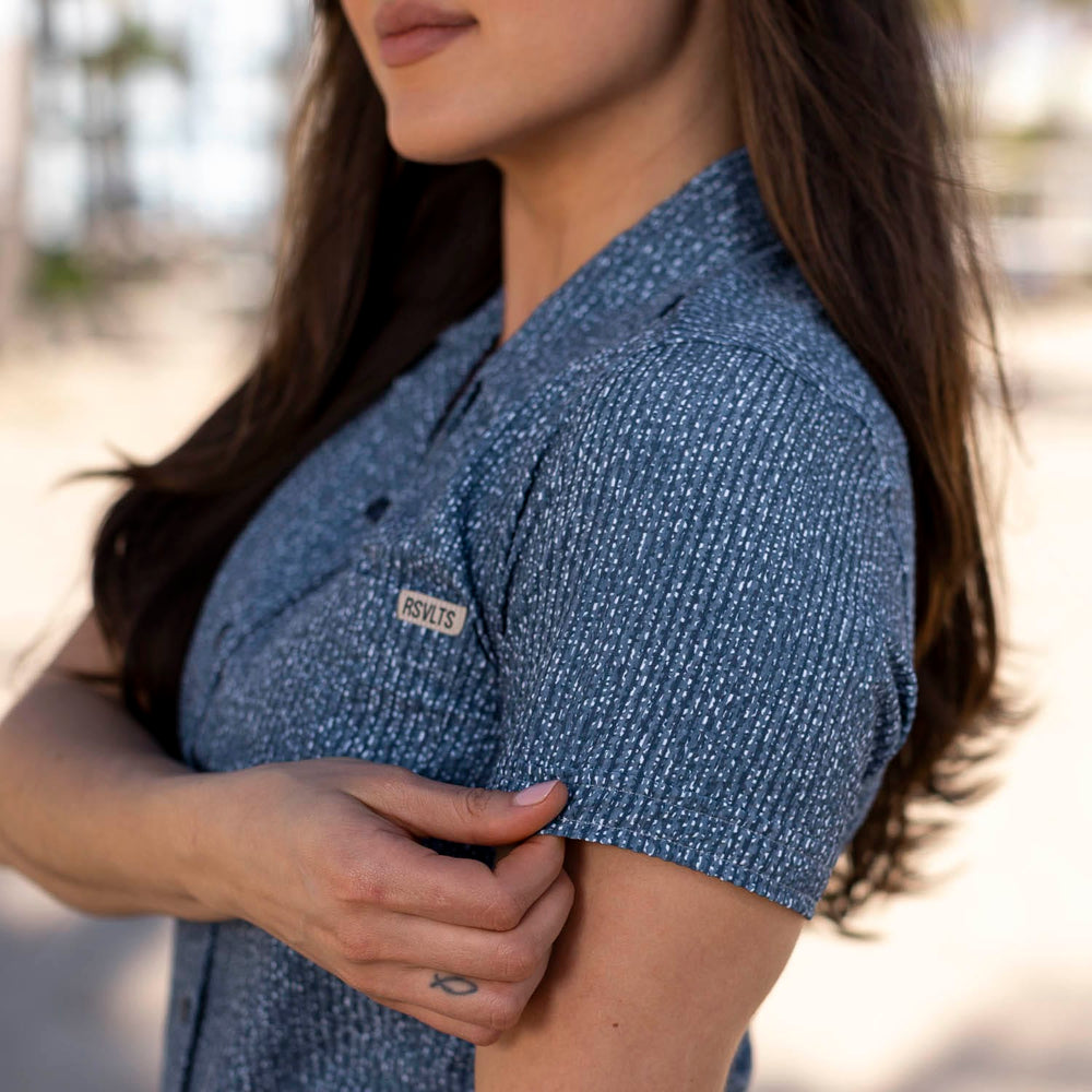 Static – Women's Stretch Seersucker Short Sleeve Shirt - Image 5