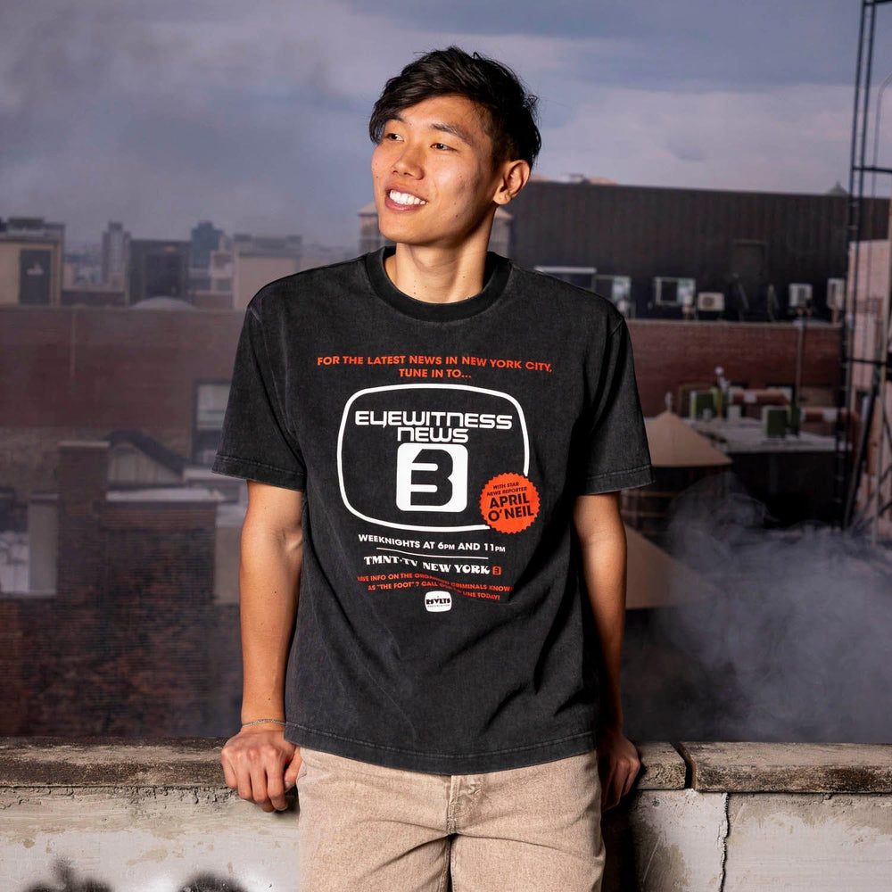 Teenage Mutant Ninja Turtles "Eyewitness News 3" – Vintage Crewneck Tee - Image 2